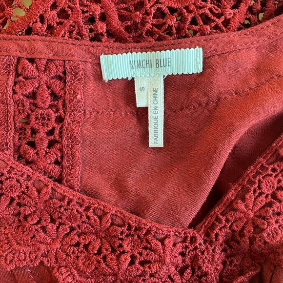 Stylish Brick Red Blouse with Lace Sleeves and Waist - Picture 11 of 15